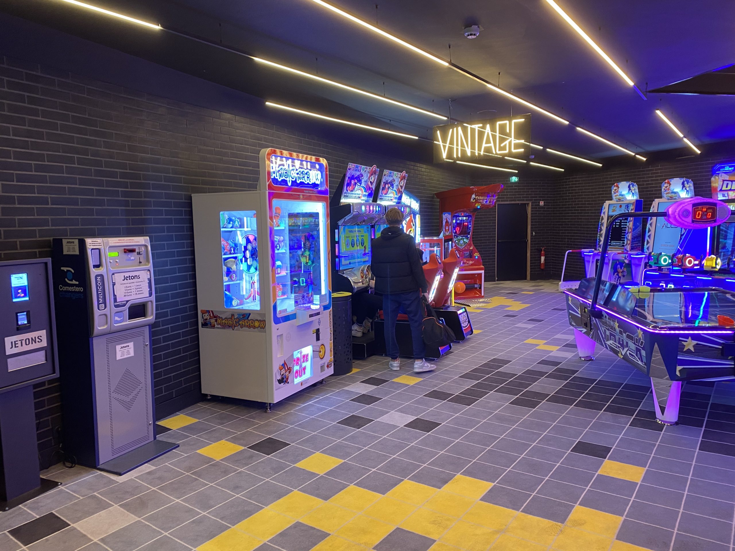 lunapark inside cinema