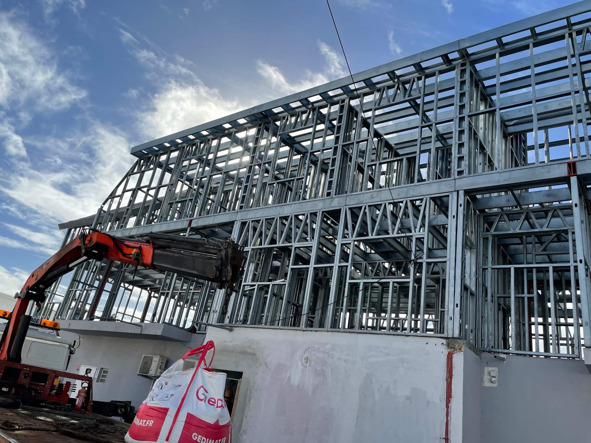 Steel frame building