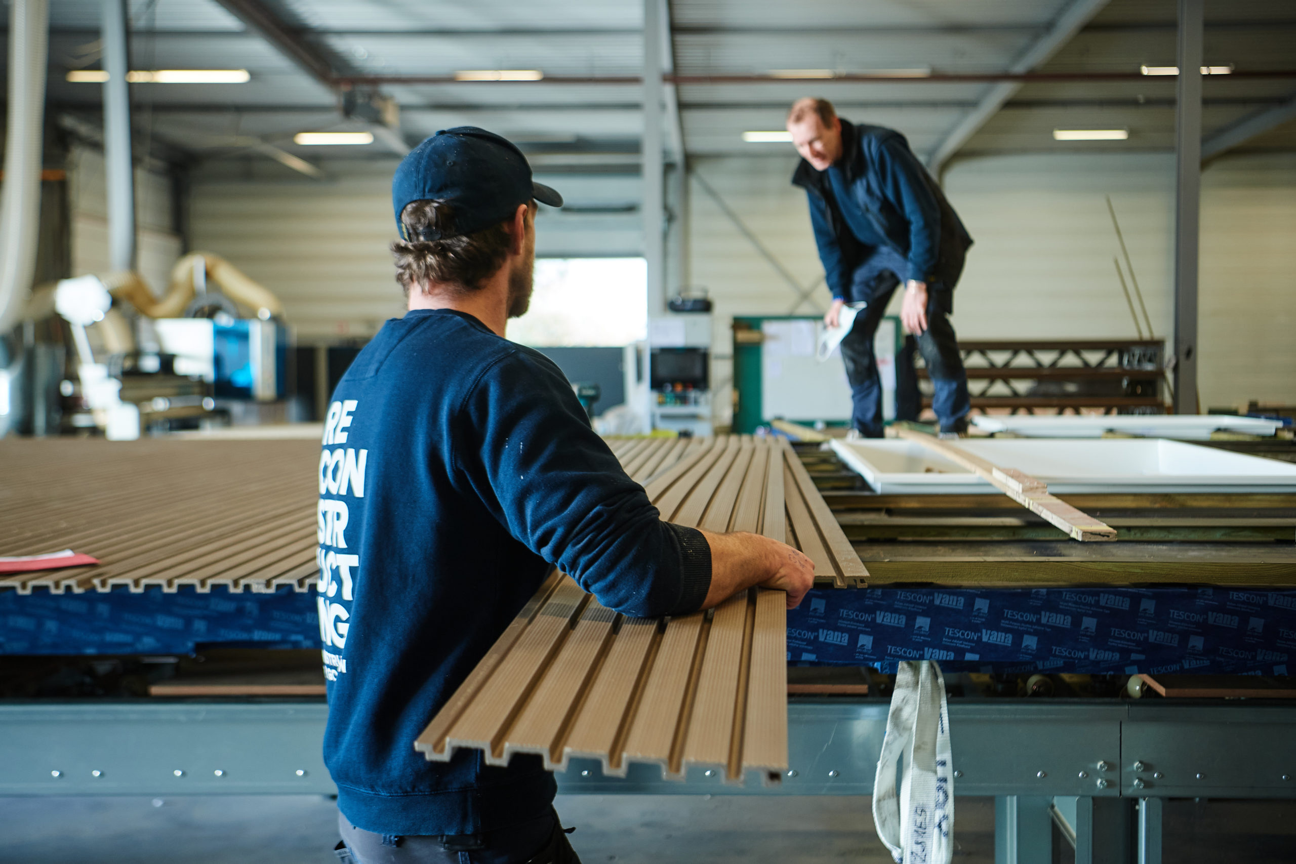 Production BuildUp - Retrofitt - workers